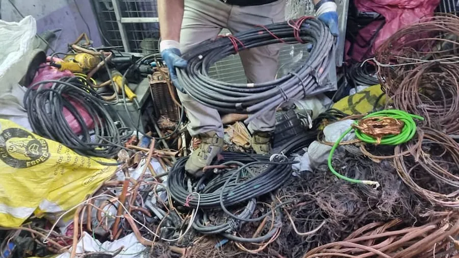 Detiene en Antofagasta a sujeto con más de una tonelada de cables de cobre