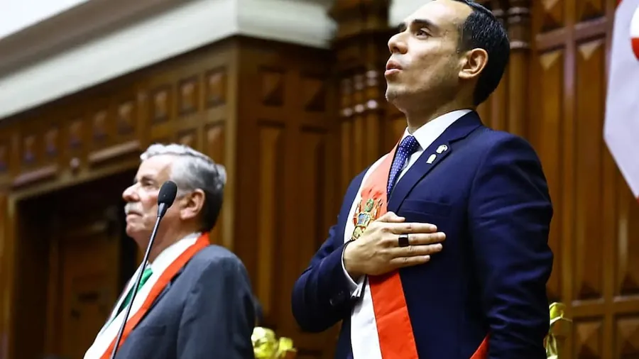 Nuevo Presidente de Perú es cuestionado por seguir más de 300 cuentas pornográficas en redes sociales