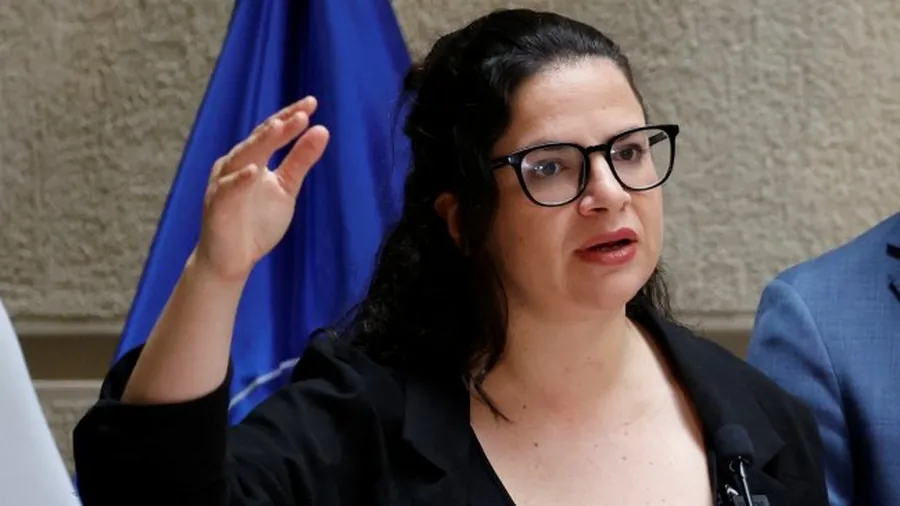 Diputados de oposición exigen la salida de la Ministra Orellana por su responsabilidad en liberación del agresor de Nabila Rifo